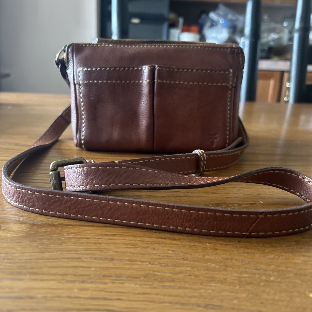 Vintage Frye Mindy Stadium Versatile Cognac Crossbody Slotted Leather Bag